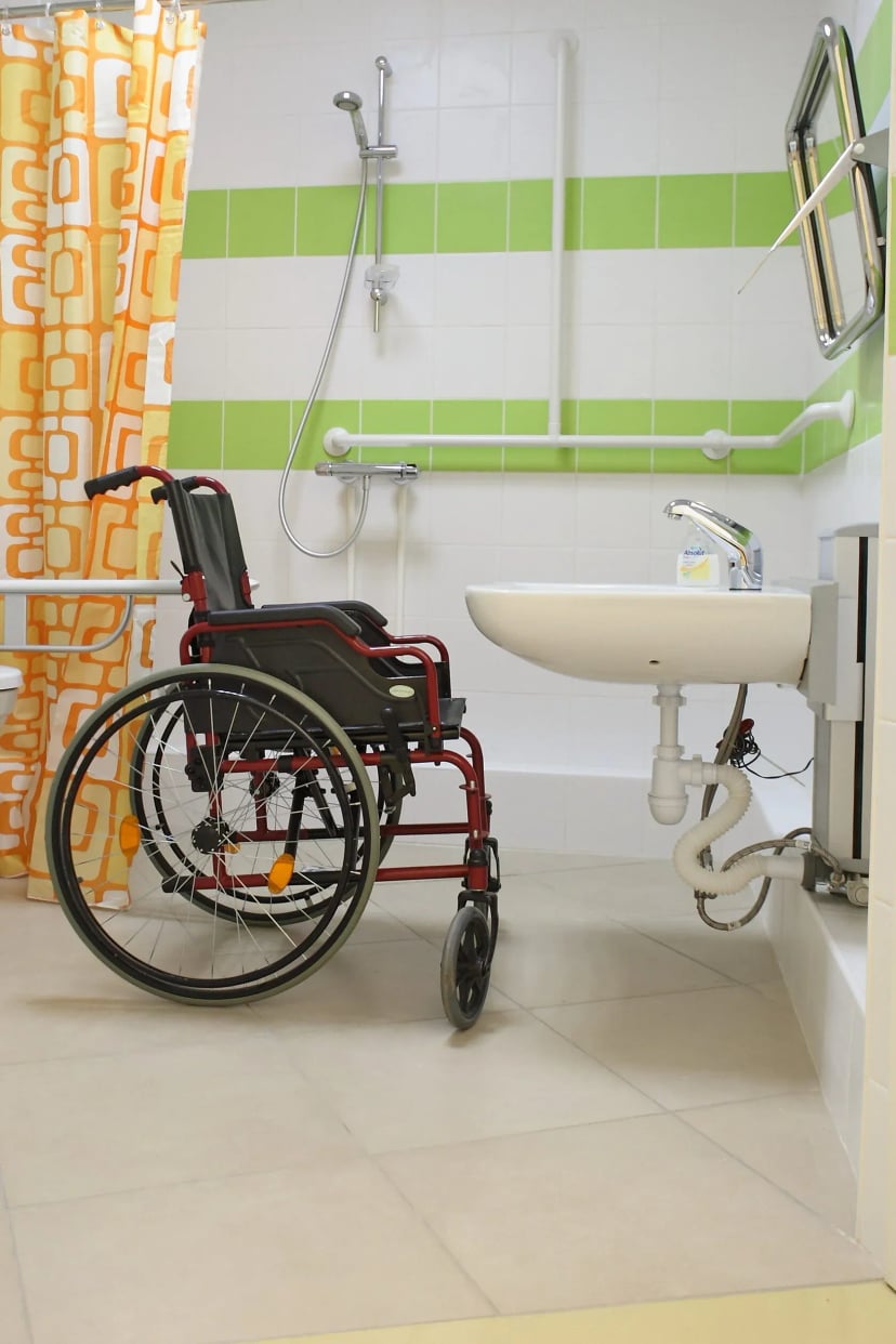 Оборудованный санузел в Клиническом Институте Мозга